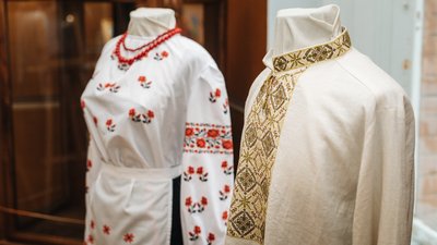 У Дніпрі відкрилась виставка української вишивки майстра з Бахмута Костянтина Діденко У Дніпрі відкрилась виставка української вишивки майстра з Бахмута Костянтина Діденко