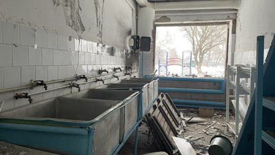 У Чугуєві росіяни розбили школу 2 У Чугуєві росіяни розбили школу 2
