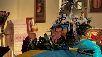 У Мукачеві попрощалися із полеглим захисником Романом Погребняком