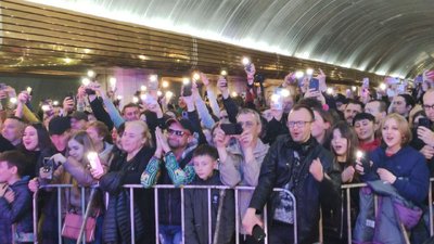 “Життя переможе”. У Дніпрі провели безкоштовний концерт у метрополітені “Життя переможе”. У Дніпрі провели безкоштовний концерт у метрополітені