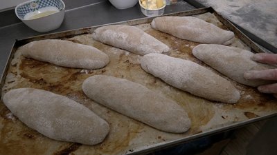 У місті паніка, а ми йдемо пекти хліб: як працювала єдина в Новгороді-Сіверському пекарня у березні 2022 року У місті паніка, а ми йдемо пекти хліб: як працювала єдина в Новгороді-Сіверському пекарня у березні 2022 року
