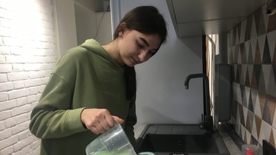 Жителька Сум у Полтаві відновила власну справу, а частину заробленого віддає на допомогу ЗСУ Жителька Сум у Полтаві відновила власну справу, а частину заробленого віддає на допомогу ЗСУ