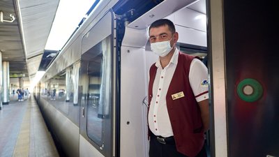 Зі столиці до Львова запустили перший "Джазовий експрес" Зі столиці до Львова запустили перший "Джазовий експрес"