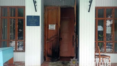На Полтавщині затримали чоловіка, який, ймовірно, підпалив двері колишньої сільської ради