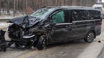 В аварію під Житомиром потрапили кілька автівок В аварію під Житомиром потрапили кілька автівок