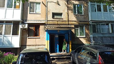У Кропивницькому вчорашній дощ поламав дерева, затопив під’їзди і вулиці У Кропивницькому вчорашній дощ поламав дерева, затопив під’їзди і вулиці