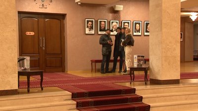 Фрагменти вистав, пісні та балет: доброчинне дійство "Мости" відбулося в Черкаському драмтеатрі Фрагменти вистав, пісні та балет: доброчинне дійство "Мости" відбулося в Черкаському драмтеатрі