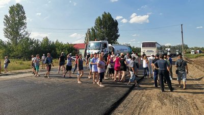 На Харківщині селяни вийшли на трасу через відсутність газу