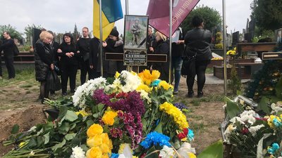 Могила бійця Могила бійця