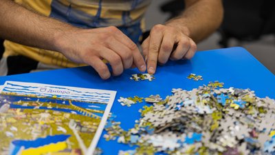 500 частинок найвідоміших локацій. У Дніпрі презентували пазл про місто