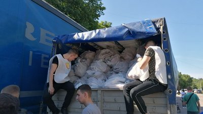 У Кропивницькому міжнародний фонд роздав переселенцям 40 тонн харчів У Кропивницькому міжнародний фонд роздав переселенцям 40 тонн харчів