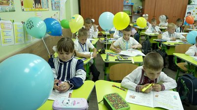 Скільки родин першокласників отримали виплати за "Пакунок школяра"