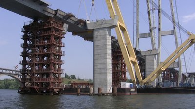 Плавкран "Захарій" завершує роботу на будівництві мосту через Дніпро у Запоріжжі Плавкран "Захарій" завершує роботу на будівництві мосту через Дніпро у Запоріжжі