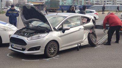 У Луцьку легковик зіштовхнувся з автомбілем рятувальників