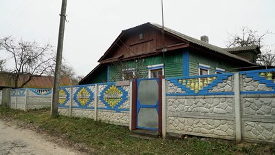 "Ми трохи заспокоїлись, але, хочемо додому": як живе родина з прикордоння Чернігівщини, яка покинула дім через обстріли "Ми трохи заспокоїлись, але, хочемо додому": як живе родина з прикордоння Чернігівщини, яка покинула дім через обстріли