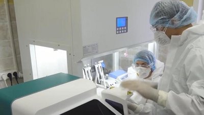 У Кременчуцькій лабораторії пришвидшили ПЛР-тестування хворих