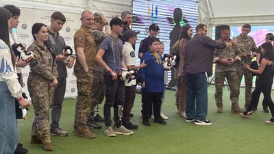 "Діти-Герої 2026": 10 юних українців нагородили за мужність, відвагу та порятунок інших. Хто отримав відзнаку