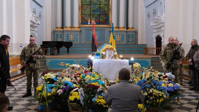 На Львівщині попрощалися з депутатом та захисником Володимиром Ковалівим