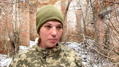 Ірпінь, Маріуполь та Чернігів: у Прилуках роблять постановочну фотосесію про життя українських міст під час бойових дій Ірпінь, Маріуполь та Чернігів: у Прилуках роблять постановочну фотосесію про життя українських міст під час бойових дій