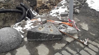 У центрі Луцька знову вкрали скульптуру кликуна У центрі Луцька знову вкрали скульптуру кликуна