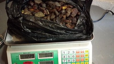 На Рівненщині вилучили бурштину та прикрас на майже мільйон гривень На Рівненщині вилучили бурштину та прикрас на майже мільйон гривень