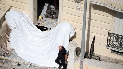 Сапери біля житлового будинку в Монако, де підірвали Вадима Єрмолаєва