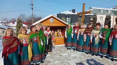 Учасниці ансамблю "Золоті журавки" знімали кліп у Тернополі