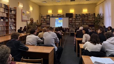"Ця книга потрібна всім": в Ужгороді презентували книжку "Січові стрільці на Закарпатті" "Ця книга потрібна всім": в Ужгороді презентували книжку "Січові стрільці на Закарпатті"