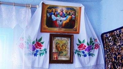 "Спогади дитинства": на Вінничичні жінка реставрує старі хати "Спогади дитинства": на Вінничичні жінка реставрує старі хати
