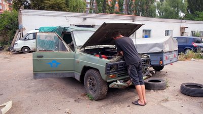 Фронтовий пікап якому понад 40 років ремонтують вінницькі волонтери Фронтовий пікап якому понад 40 років ремонтують вінницькі волонтери