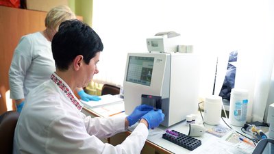 Медики Охматдиту проводять обстеження пацієнтів у лікарні на Вінниччині Медики Охматдиту проводять обстеження пацієнтів у лікарні на Вінниччині