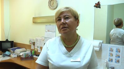 Завідувачка пологовим відділенням №1 Хмельницького міського перинатального центру Олена Британчук каже, що у багатьох вагітних переселенок спостерігаються загроза викиднів та передчасні пологи, як результат перенесеного ними стресу. Завідувачка пологовим відділенням №1 Хмельницького міського перинатального центру Олена Британчук каже, що у багатьох вагітних переселенок спостерігаються загроза викиднів та передчасні пологи, як результат перенесеного ними стресу.