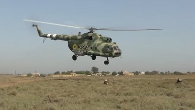 На Херсонщині відбулися навчання авіаційників та десантників ЗСУ