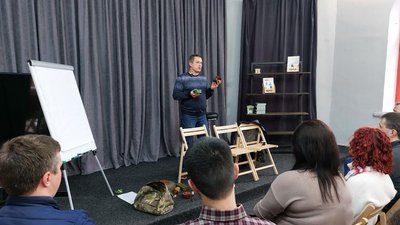 Що таке "Пелюстка" та "Сюрприз". У Сумах відбулося навчання з мінної безпеки