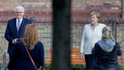 Франк-Вальтер Штайнмаєр і Ангела Меркель Франк-Вальтер Штайнмаєр і Ангела Меркель