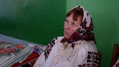 Єлизавета Шульга з Новгород-Сіверщини, яка розповідає про сторічні вишиванки Єлизавета Шульга з Новгород-Сіверщини, яка розповідає про сторічні вишиванки