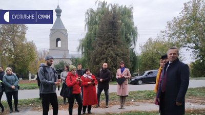 "Білий хрест на сірому тлі" Малевича встановили на перехресті вулиць в Білопіллі на Сумщині "Білий хрест на сірому тлі" Малевича встановили на перехресті вулиць в Білопіллі на Сумщині