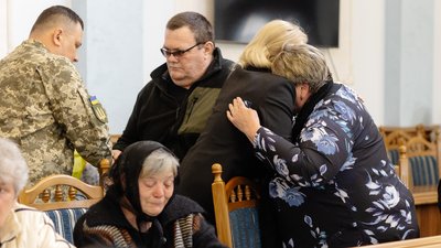 Родичам 13 полеглих воїнів з Івано-Франківщини передали нагороди "За мужність" III ступеня