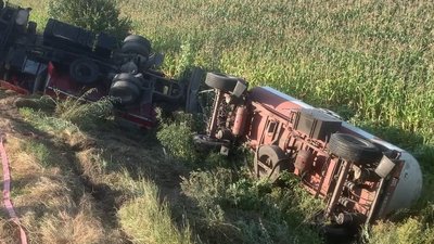 На трасі Суми-Білопілля перекинувся бензовоз