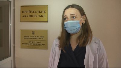 Сім'я з Волині, у якої в авто біля лікарні народився хлопчик, поділилася історією пологів Сім'я з Волині, у якої в авто біля лікарні народився хлопчик, поділилася історією пологів