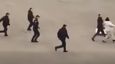 Наряд правоохоронців доганяє вчительку-логопединю