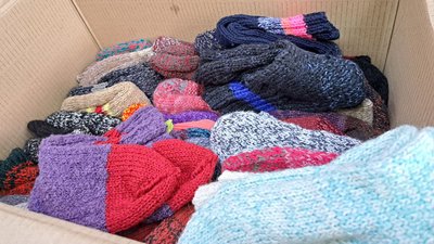 Шкарпетки, воїни, Нескорені україночки, волонтери, нитки, ЗСУ, ЦНАП
