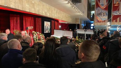 У Харкові розпочалася церемонія прощання з Кернесом У Харкові розпочалася церемонія прощання з Кернесом