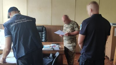 Керівника Менської колонії підозрюють у пособництві втечі "злодія в законі" Керівника Менської колонії підозрюють у пособництві втечі "злодія в законі"