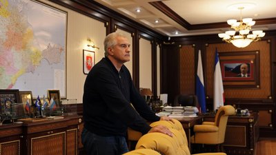 Окупанти скасували масові новорічні заходи у Криму
