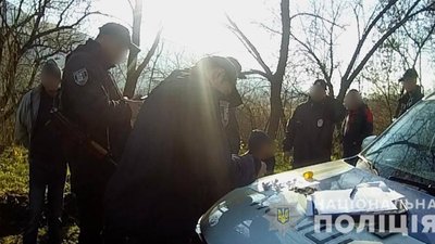 На Ужгородщині зупинили нетверезого водія з 15 згортками з метамфетаміном у кишенях