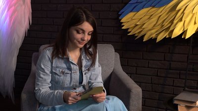 Українські кольори на подіумах Парижа: черкащанка робить прикраси з будматеріалів Українські кольори на подіумах Парижа: черкащанка робить прикраси з будматеріалів