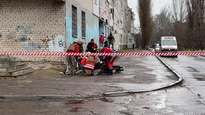 Потрапили під "Гради" в Херсоні: чернігівські волонтери доставили дітям подарунки до Дня Святого Миколая Потрапили під "Гради" в Херсоні: чернігівські волонтери доставили дітям подарунки до Дня Святого Миколая