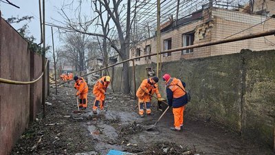  в Одесі триває ліквідація наслідків ракетного обстрілу