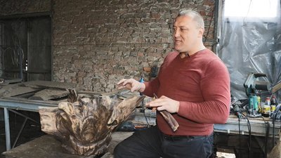 Житель Тернопільщини виготовляє меблі зі старих пеньків Житель Тернопільщини виготовляє меблі зі старих пеньків
